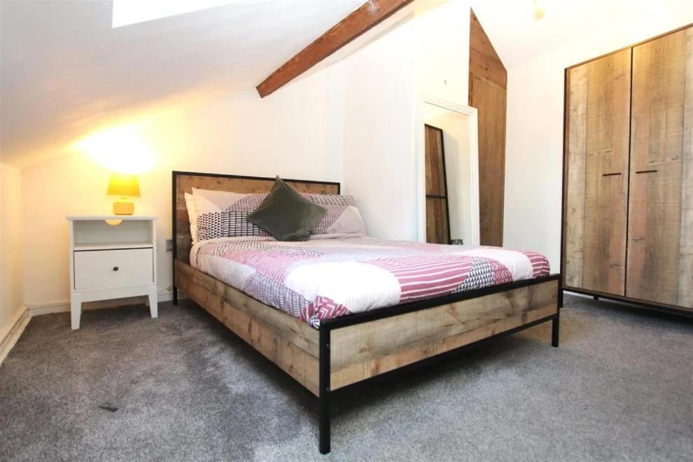 Large New-York Style Penthouse Apartment In Leeds City Centre With Contactless Check In Exterior photo